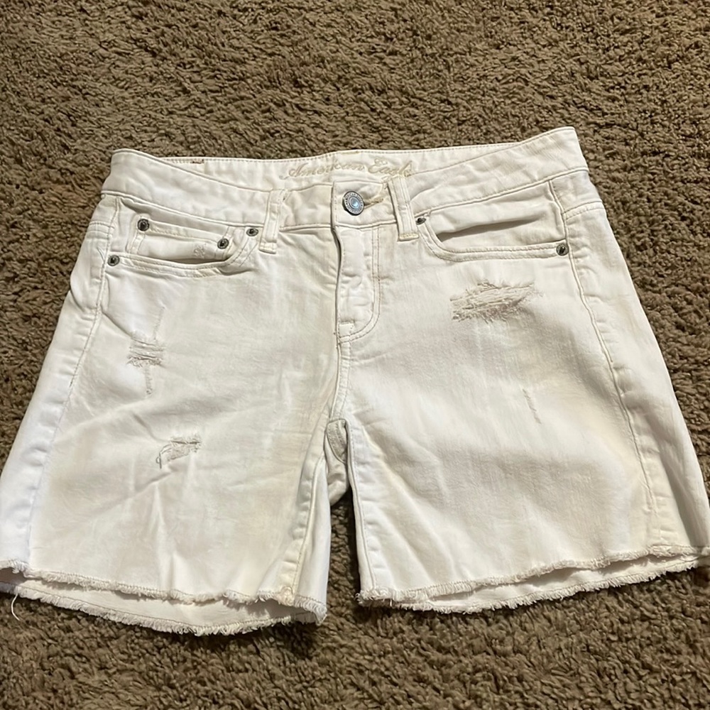 American Eagle Stretch off white jean shorts Sz 2